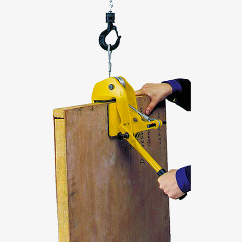 Produktbild von Plattenzange mit Schonbelag - Holzplatten kratzerfrei per Kran heben tigerhebezeuge-plattenschongreifer-serie-TPZ-schongreifer-fuer-platten