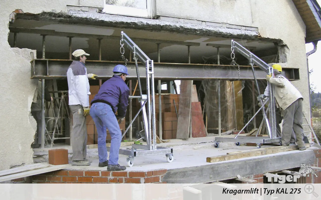 4. Produktbild zu kragarmlift-baustelle-2