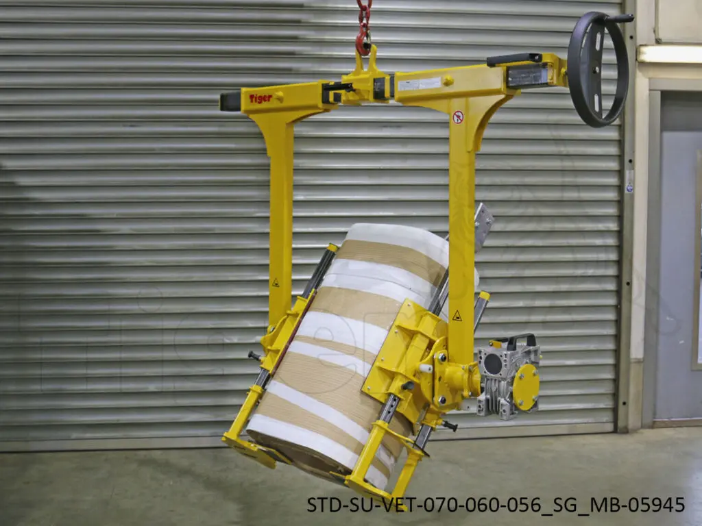 Produktbild von Tiger Sonder-Spindelgreifer mit Getriebe Serie Sonder-ST-SU-VET-SG tiger-lastaufnahmemittel-spindelgreifer-05945-07-1024x768