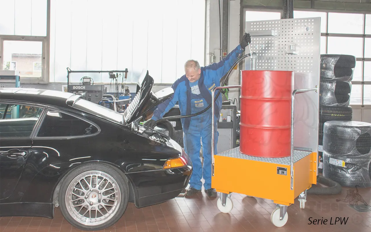 Technisches Bild von Lochplattenwand Auffangwanne und verzinktem Gitterrost, fahrbar Technisches Bild für auffangwanne-lpw-anwendung-2