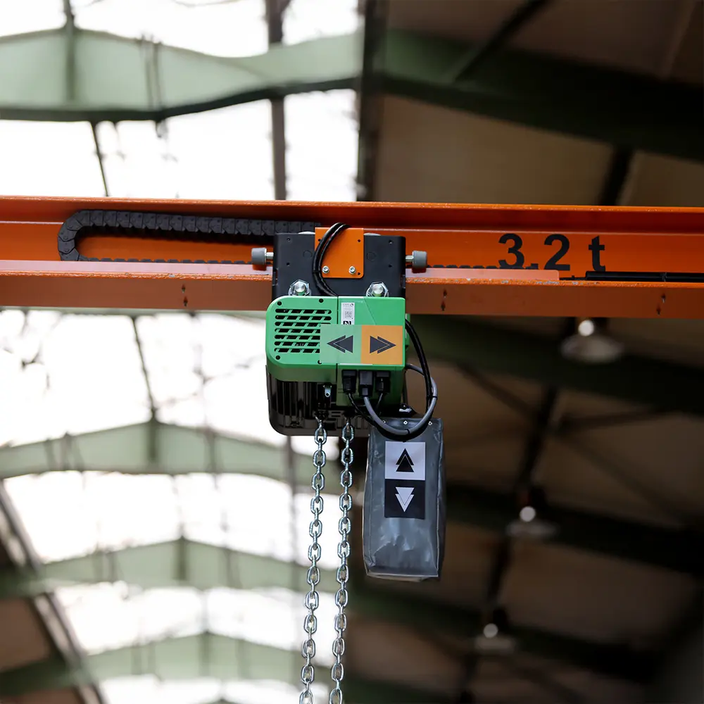 Mobiler Elektro-Portalkran MPK – unter Last verfahrbarer Bockkran bis 3.200 kg